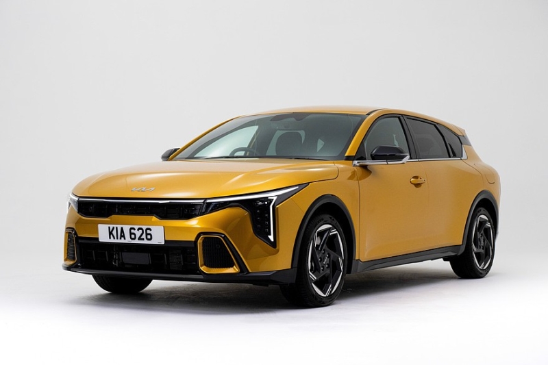 Хэтчбек Kia K4 приготовился к старту продаж в Европе, на очереди – универсал